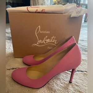 Christian Louboutin
Pumppie heels